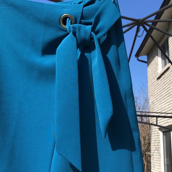 Chiffon skirt with faux knot detail at waist - Picture 2 of 9